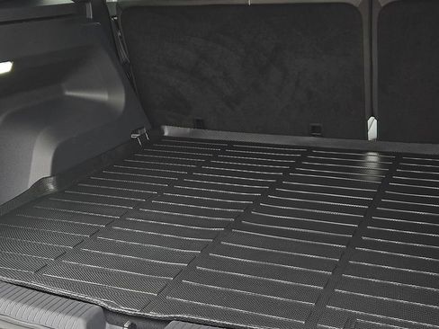 Used 2024 Volkswagen Atlas Cross Sport SE image 9