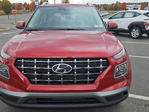 New 2025 Hyundai Venue SEL image 2