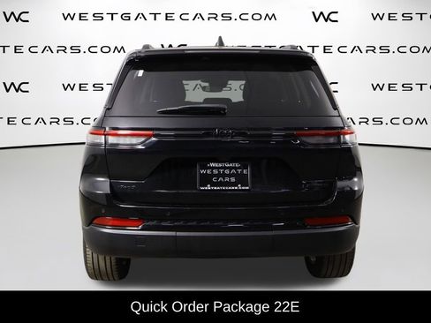 Used 2023 Jeep Grand Cherokee Limited w/ Black Appearance Package image 4