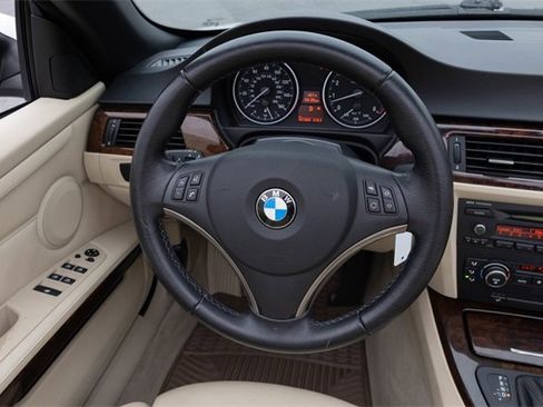Used 2007 BMW 328i Convertible image 21