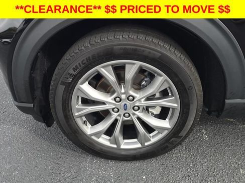 Used 2023 Ford Explorer XLT w/ Equipment Group 202A AWD/4WD image 32