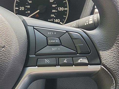 Used 2025 Nissan Altima 2.5 SV AWD/4WD image 21