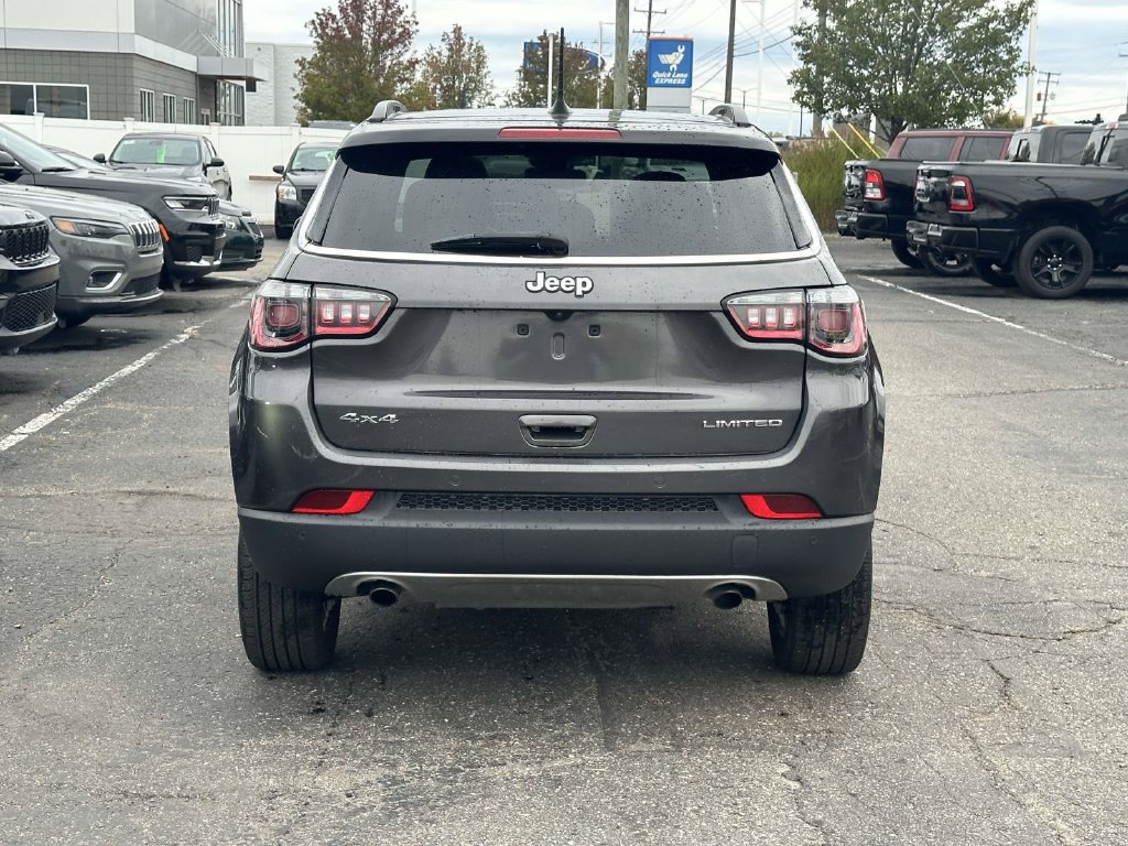 Used 2023 Jeep Compass Limited w/ Sun and Sound Group AWD/4WD image 5