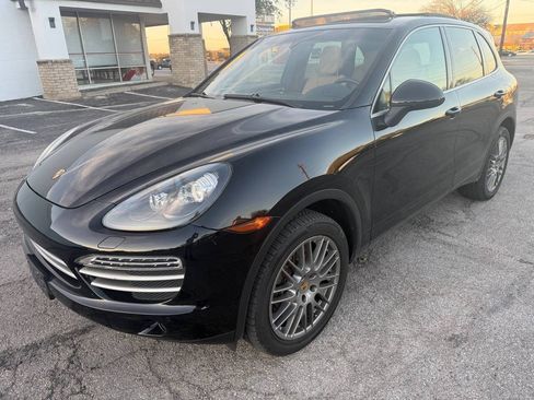 Used 2014 Porsche Cayenne Platinum Edition AWD/4WD image 3