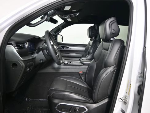 Used 2023 Jeep Wagoneer L Series II image 22