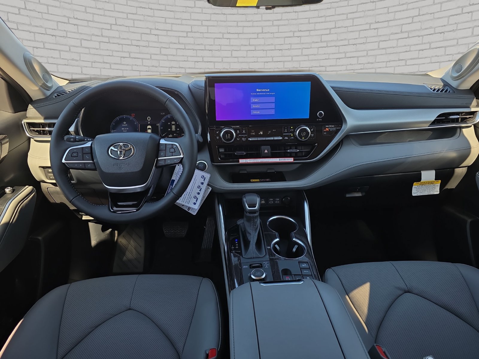 New 2026 Toyota Highlander Platinum AWD/4WD image 9