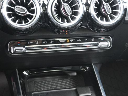 Used 2023 Mercedes-Benz EQB 350 4MATIC SUV image 19