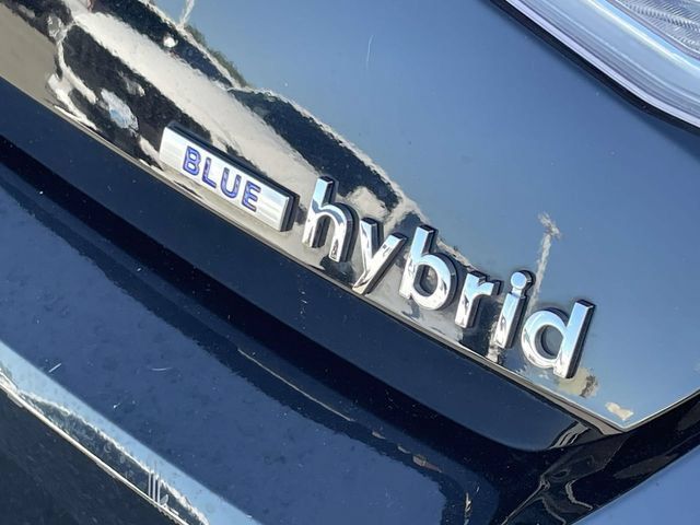 Used 2022 Hyundai Elantra Blue FWD image 8