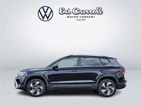 New 2025 Volkswagen Taos SE image 3