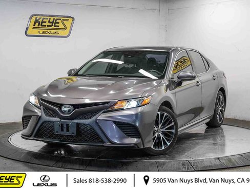 Used 2019 Toyota Camry SE w/ Protection Package (Q2) FWD image 1