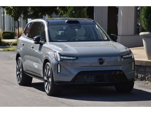 Certified 2025 Volvo EX90 Ultra image 2