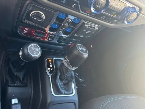 Used 2024 Jeep Wrangler Unlimited Rubicon 4xe AWD/4WD image 20