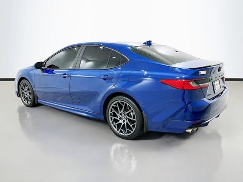 Used 2025 Toyota Camry LE FWD image 5