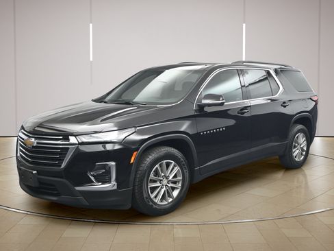 Used 2023 Chevrolet Traverse LT FWD image 3