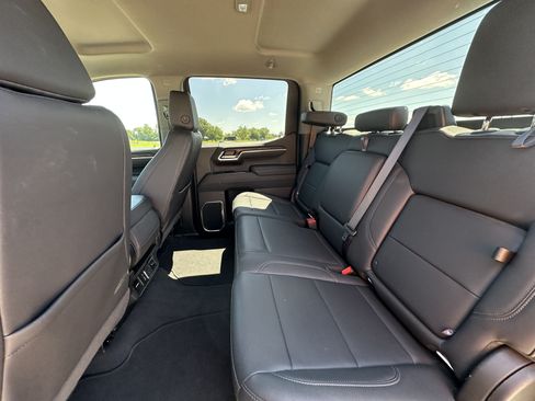 Used 2026 GMC Sierra 1500 SLT AWD/4WD image 23