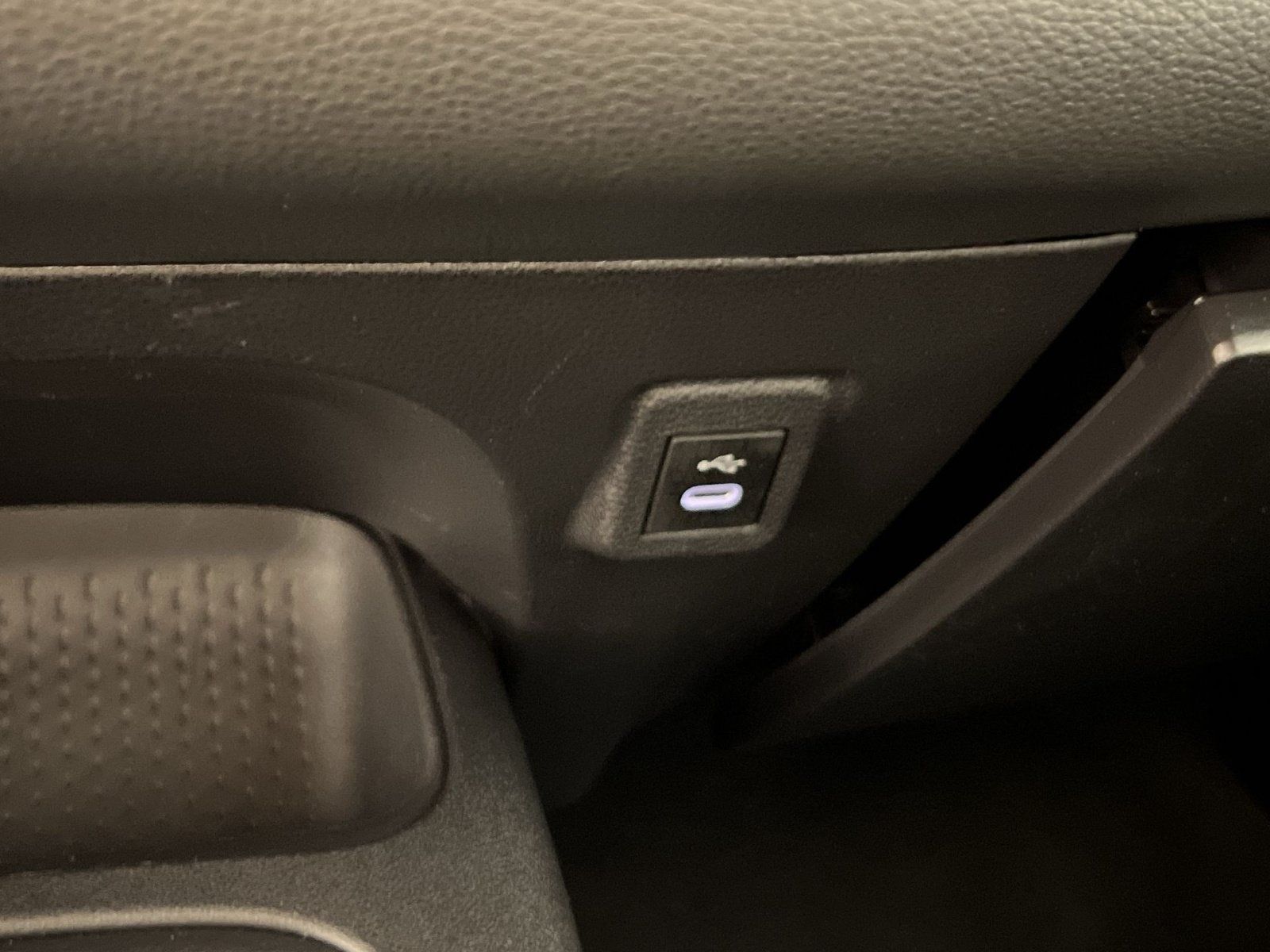 Used 2025 Toyota Corolla LE FWD image 34