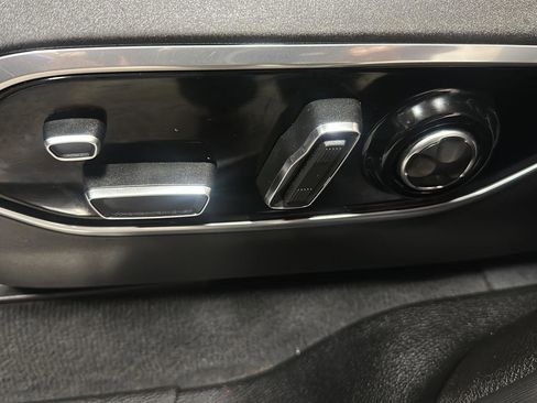 Used 2023 Jeep Grand Cherokee Summit image 16