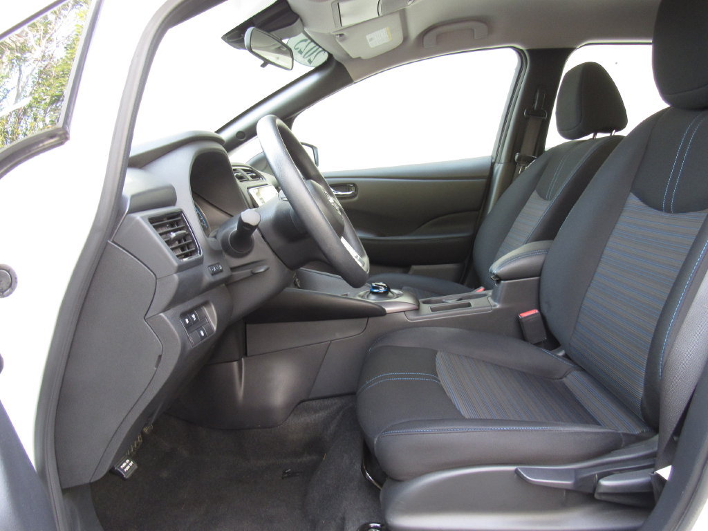 Used 2025 Nissan Leaf S FWD image 10