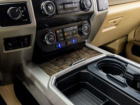 Used 2019 Ford F350 Lariat w/ Lariat Value Package AWD/4WD image 44