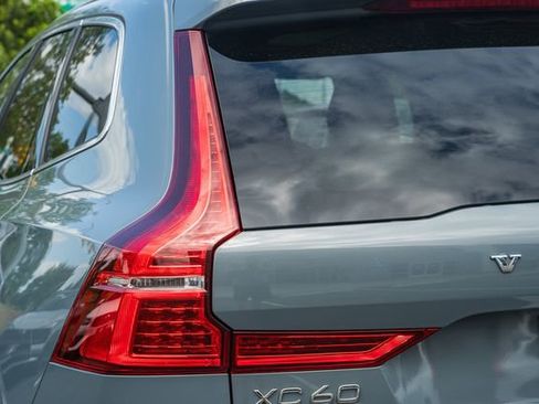 Certified 2023 Volvo XC60 B5 Ultimate w/ Climate Package AWD/4WD image 7