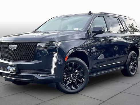 Used 2024 Cadillac Escalade Sport Platinum w/ LPO, ONYX Package AWD/4WD image 2