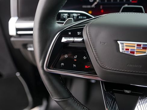 Certified 2025 Cadillac Escalade ESV V AWD/4WD image 14