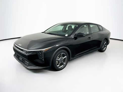 Used 2025 Kia K4 FWD image 3