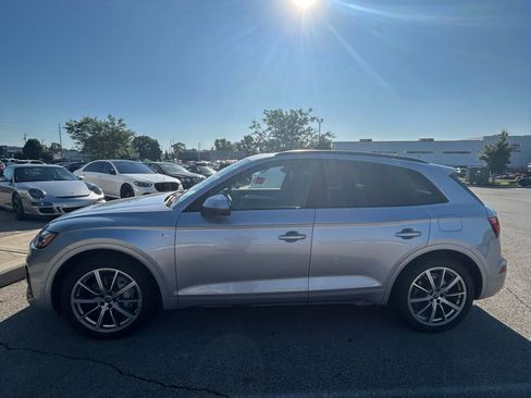 Used 2023 Audi Q5 e Prestige AWD/4WD image 2