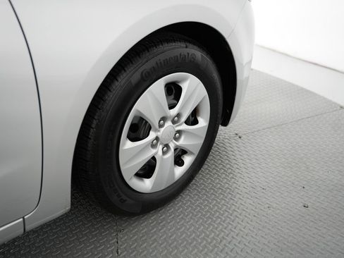 Used 2018 Kia Forte LX w/ LX Popular Package image 57