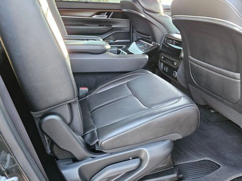 Used 2023 Jeep Grand Wagoneer 4WD image 18