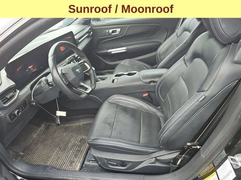 Used 2025 Ford Mustang GT Premium RWD image 5