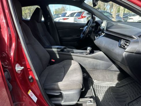 Used 2018 Toyota C-HR XLE image 19