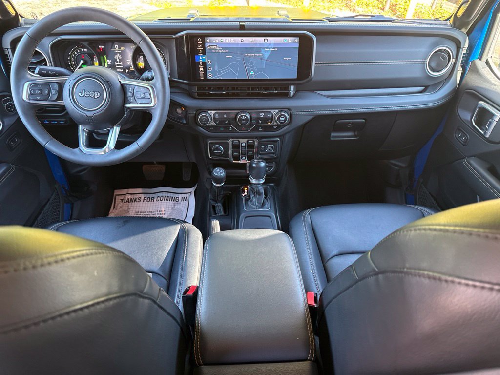 Used 2024 Jeep Wrangler Unlimited Sahara w/ Technology Group AWD/4WD image 17