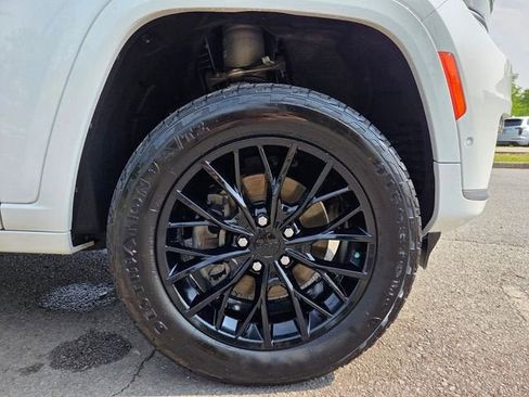 Used 2022 Jeep Grand Cherokee L Summit w/ Advanced Protech Group IV AWD/4WD image 26