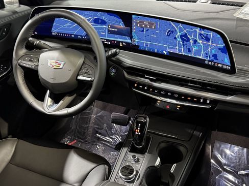 New 2025 Cadillac XT4 Premium Luxury image 3