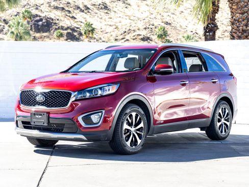 Used 2016 Kia Sorento EX image 5
