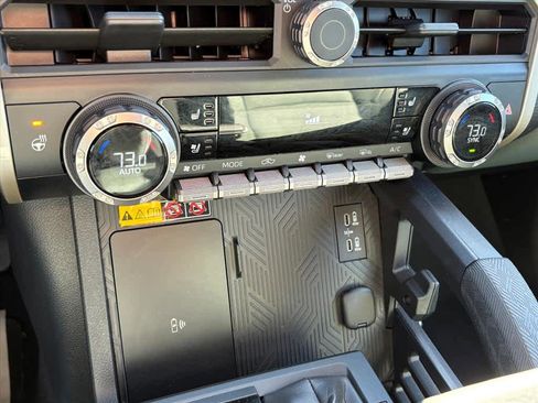 Used 2025 Toyota Tacoma 4x4 Double Cab Hybrid image 15