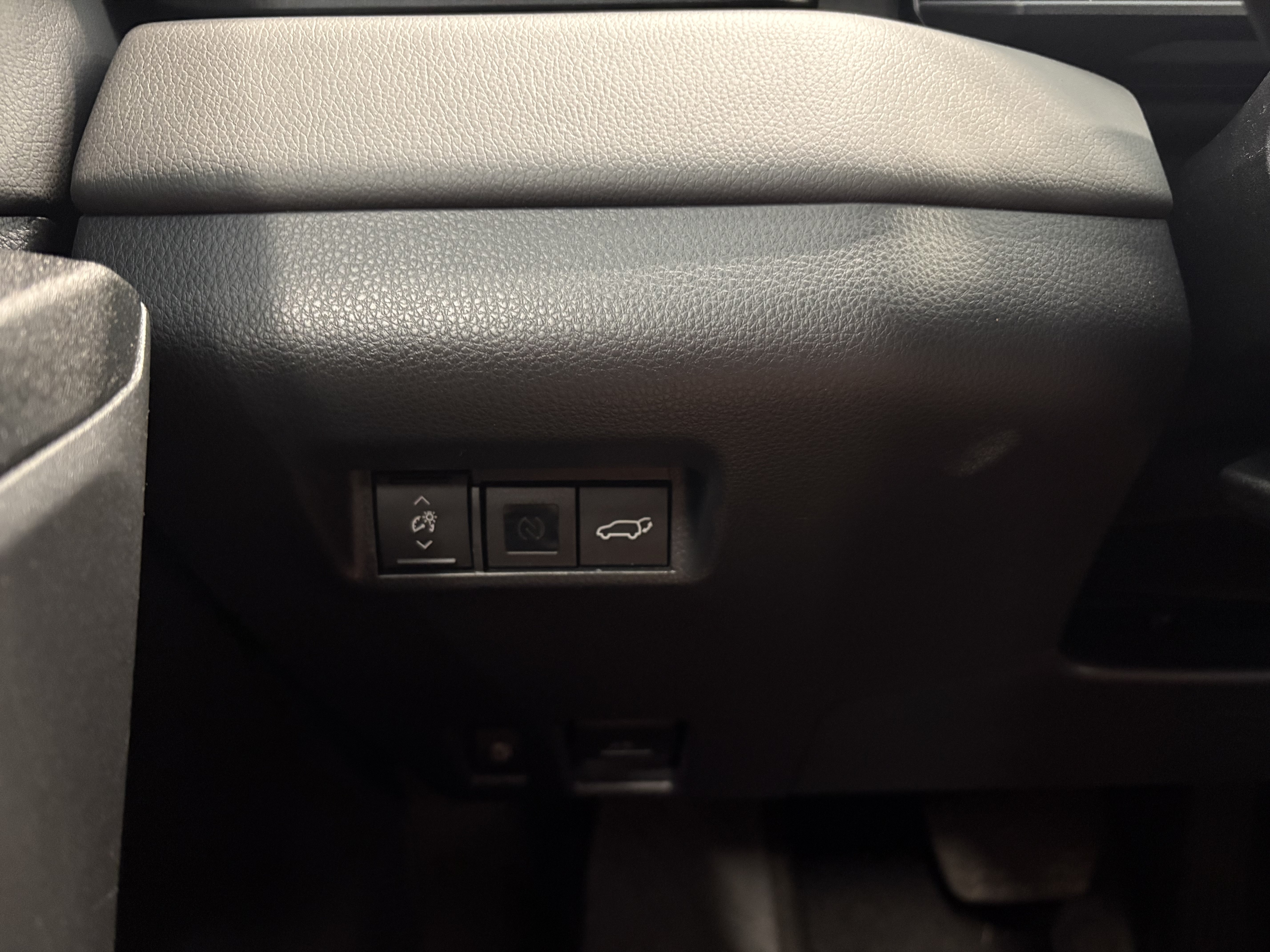 Used 2026 Toyota RAV4 XLE Premium FWD image 26