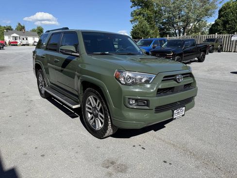 Used 2022 Toyota 4Runner TRD Sport w/ Technology Package AWD/4WD image 4
