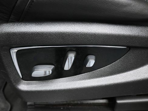 Used 2017 Cadillac Escalade ESV Luxury image 13