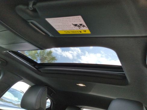 Certified 2025 MAZDA MAZDA3 Hatchback w/ Appearance Package image 19