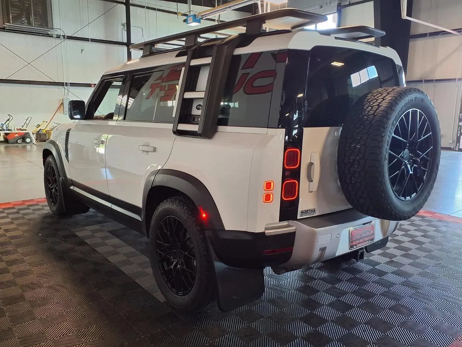 Used 2023 Land Rover Defender 110 S AWD/4WD image 5
