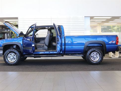 Used 2004 Chevrolet Silverado 2500 LT w/ Skid Plate Package AWD/4WD image 10