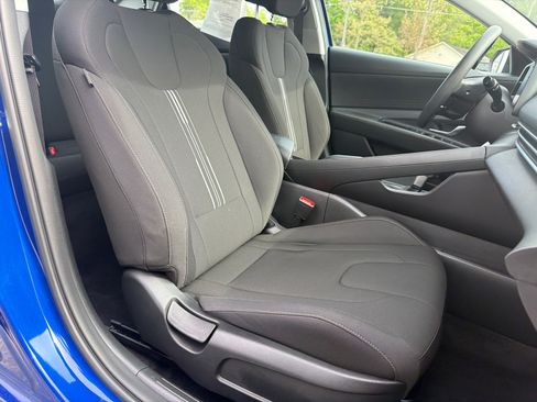Used 2023 Hyundai Elantra SEL image 13