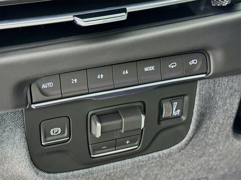 Used 2026 Cadillac Escalade Platinum Sport w/ LPO, ONYX Package image 11