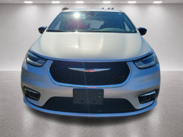 Used 2024 Chrysler Pacifica Touring-L FWD image 8