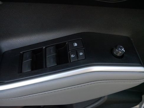 Certified 2026 Toyota Highlander XLE image 19