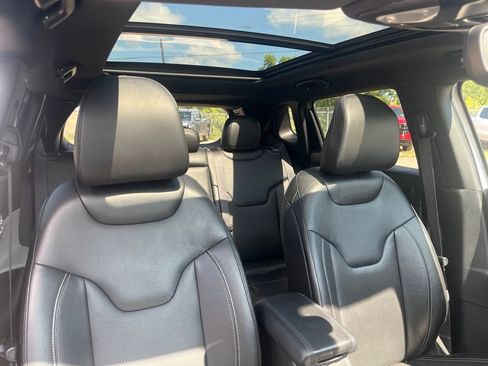 Used 2025 Jeep Compass Limited w/ Elite Group AWD/4WD image 41