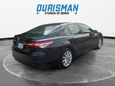Used 2018 Toyota Camry LE FWD image 6