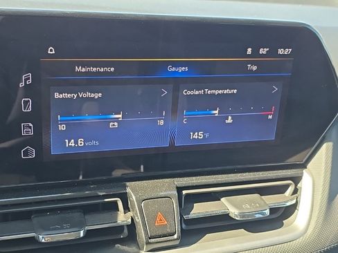 Used 2025 Chevrolet TrailBlazer LT AWD/4WD image 27